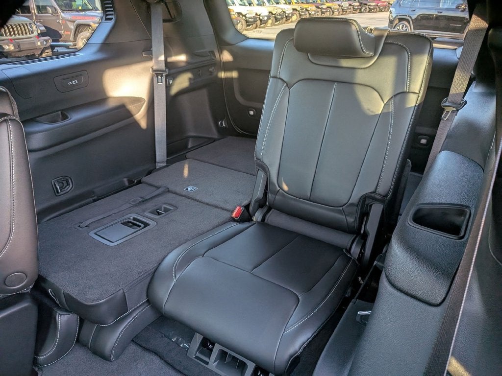 2027 Jeep Grand Cherokee L Limited