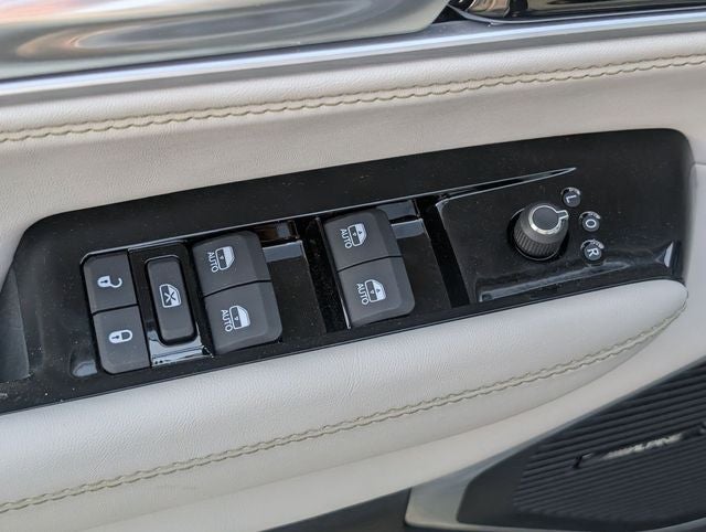 2026 Jeep Grand Wagoneer Base