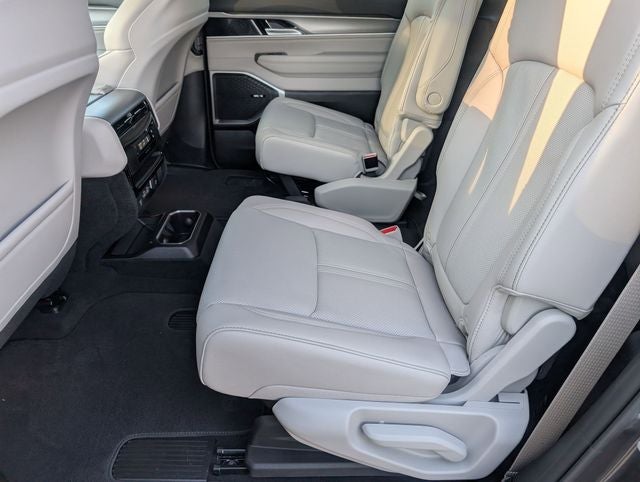 2026 Jeep Grand Wagoneer Base