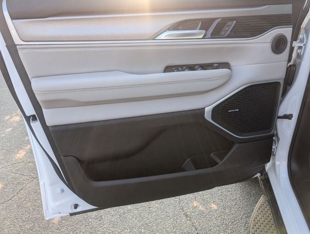 2026 Jeep Grand Wagoneer Base