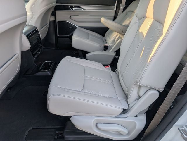 2026 Jeep Grand Wagoneer Base