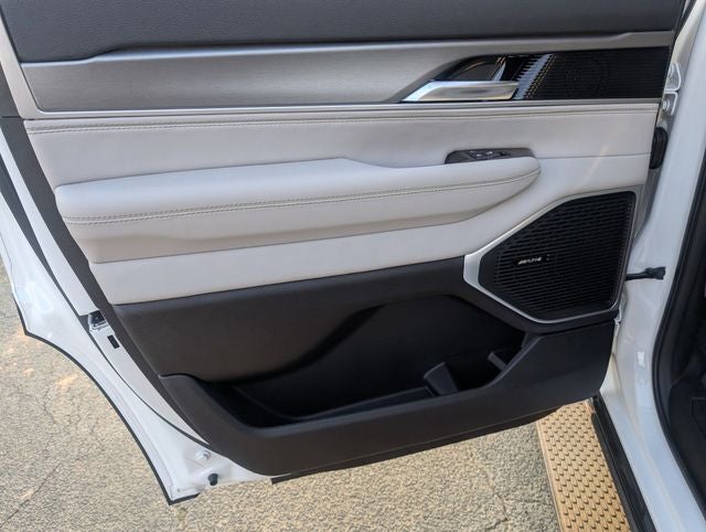 2026 Jeep Grand Wagoneer Base