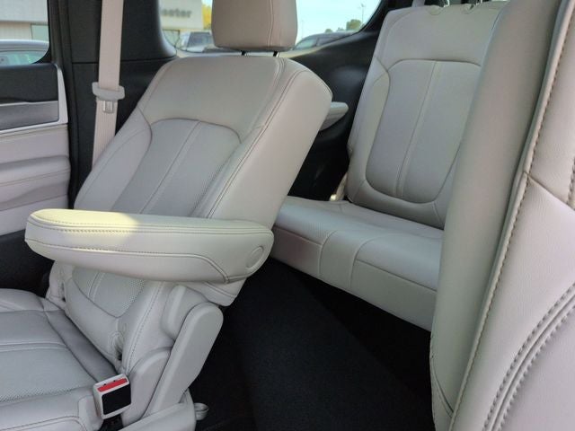 2026 Jeep Grand Wagoneer Base