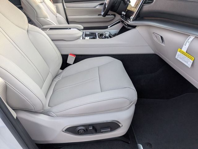 2026 Jeep Grand Wagoneer Base