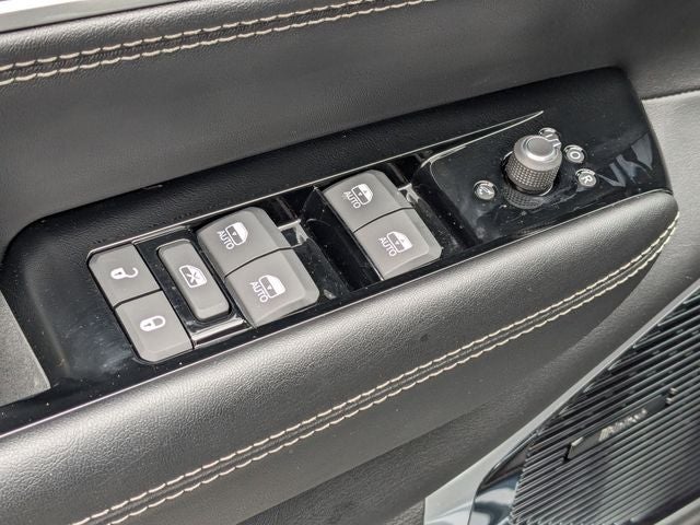 2026 Jeep Grand Wagoneer Base