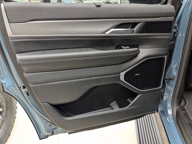 2026 Jeep Grand Wagoneer Base