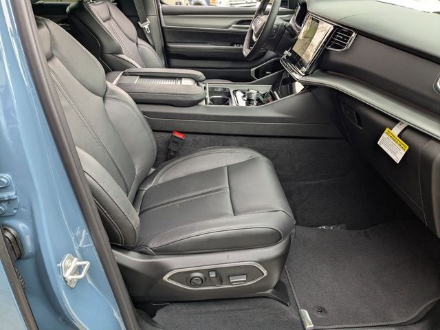 2026 Jeep Grand Wagoneer Base