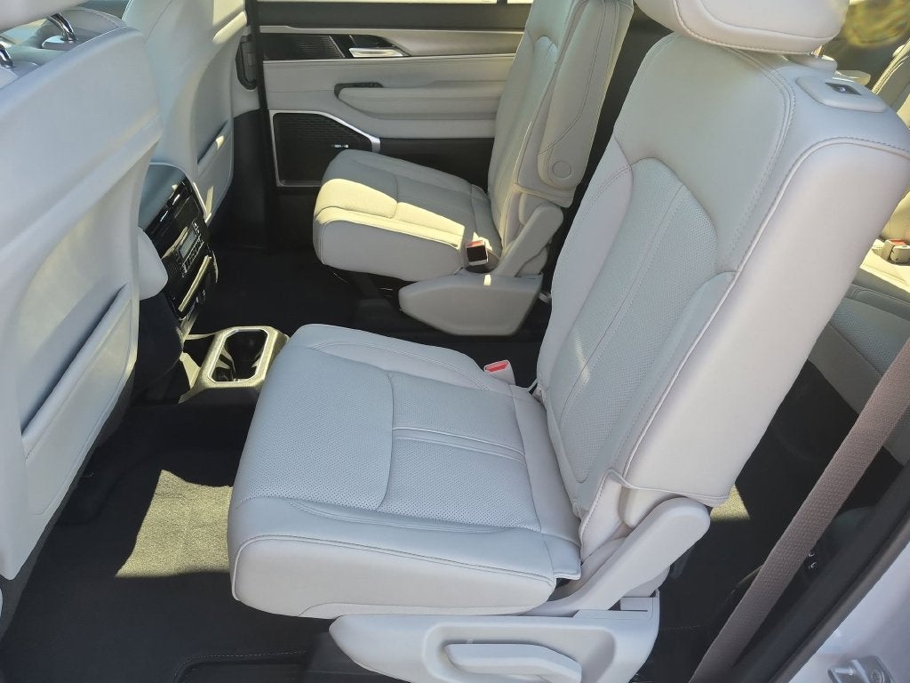 2027 Jeep Grand Wagoneer Limited Altitude