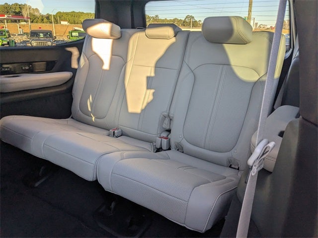 2026 Jeep Grand Wagoneer Base