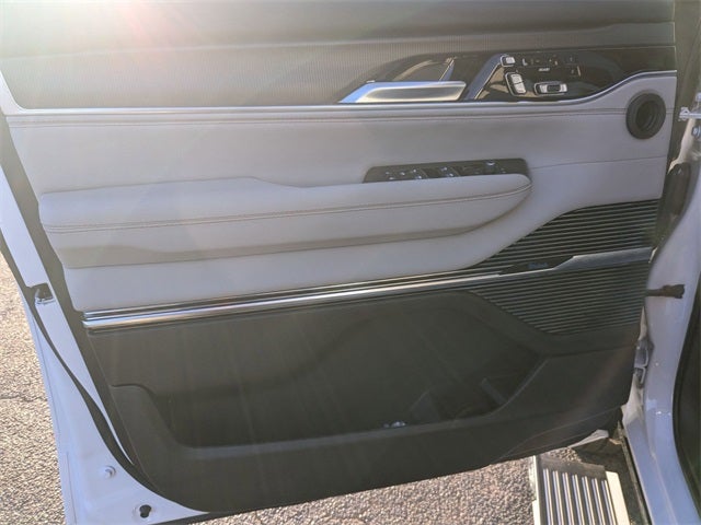 2026 Jeep Grand Wagoneer Base