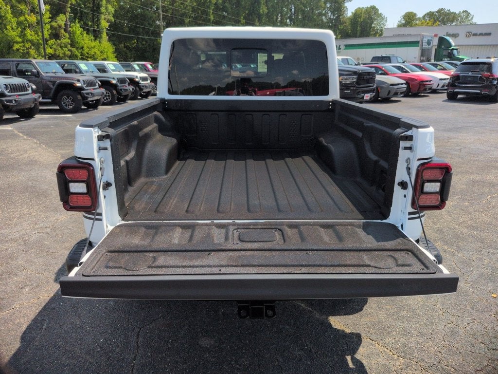 2026 Jeep Gladiator Shadow Ops