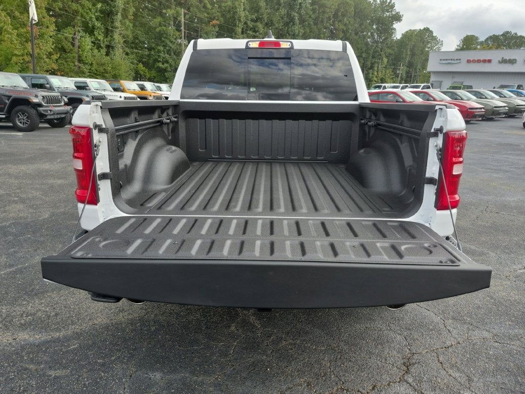 2027 RAM 1500 Big Horn/Lone Star