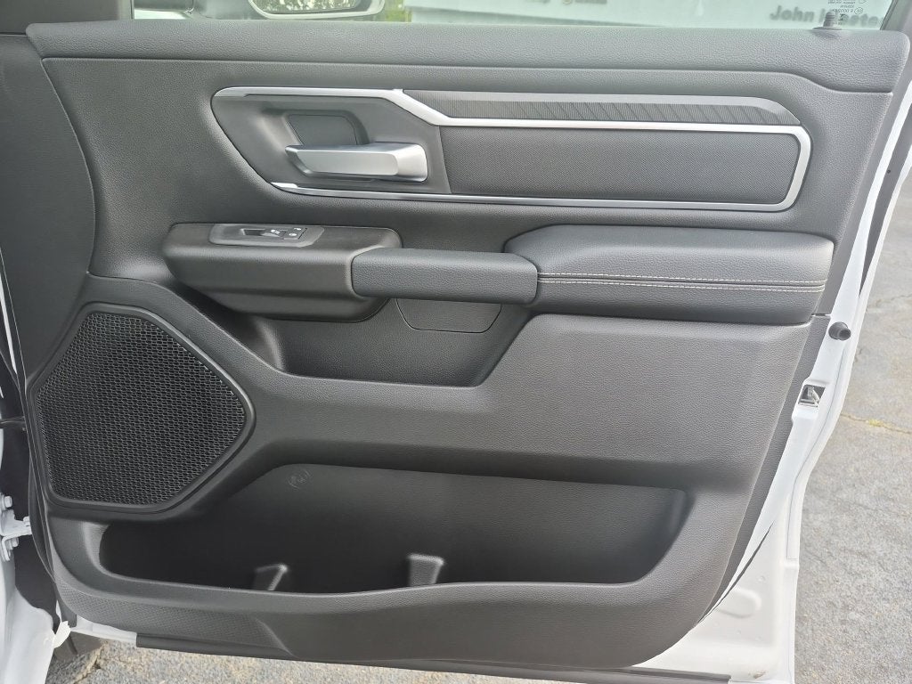2027 RAM 1500 Big Horn/Lone Star