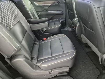 2025 GMC Acadia Denali