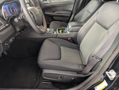 2022 Chrysler 300 Touring