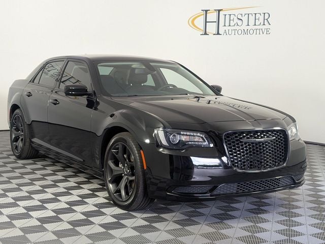 2022 Chrysler 300 Touring
