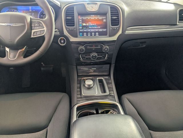 2022 Chrysler 300 Touring