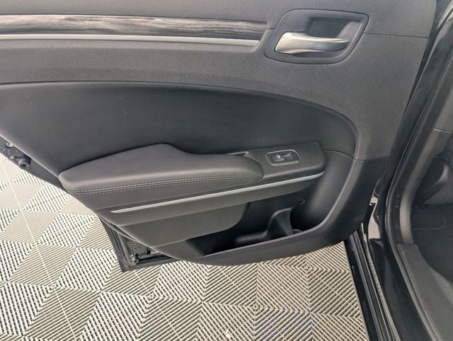 2022 Chrysler 300 Touring