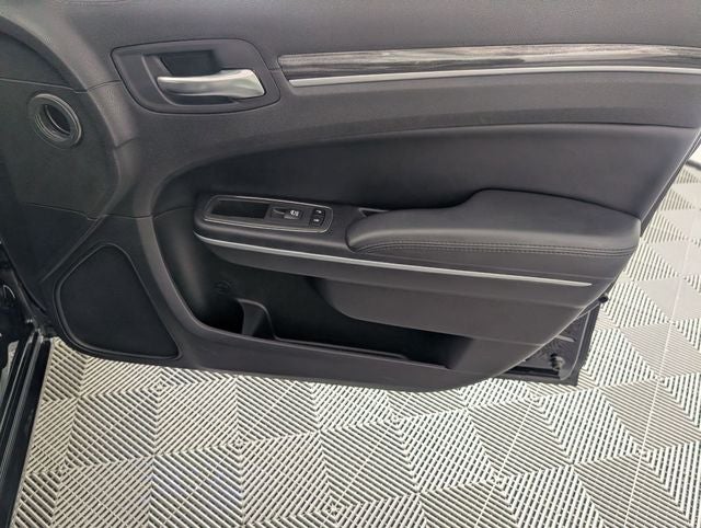 2022 Chrysler 300 Touring