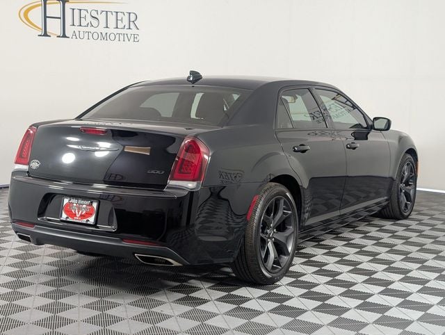 2022 Chrysler 300 Touring