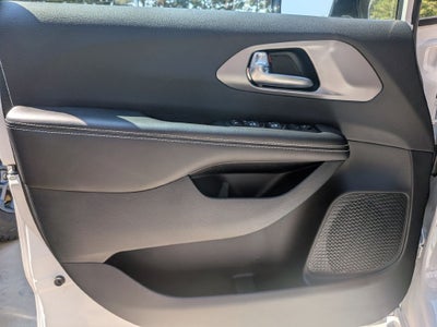 2027 Chrysler Pacifica LX