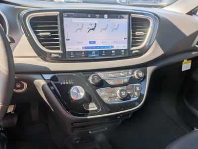 2027 Chrysler Pacifica LX