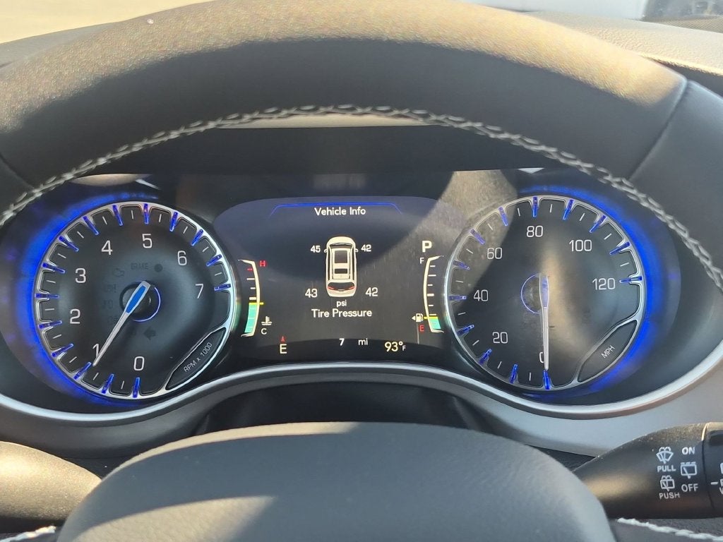 2027 Chrysler Pacifica LX