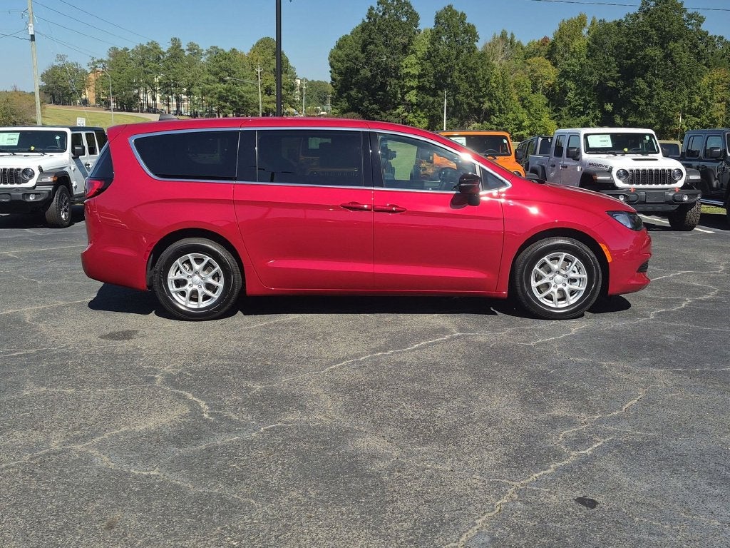 2027 Chrysler Pacifica LX