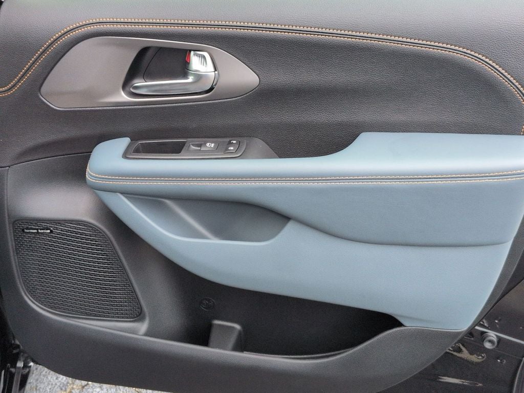 2027 Chrysler Pacifica Pinnacle
