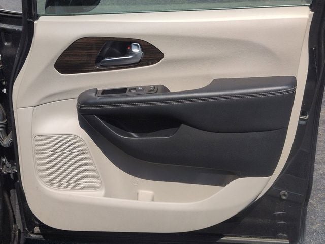 2023 Chrysler Pacifica Hybrid Limited