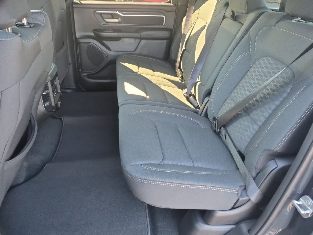 2027 RAM 1500 Big Horn/Lone Star