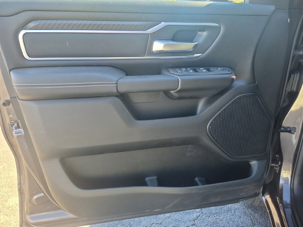 2027 RAM 1500 Big Horn/Lone Star