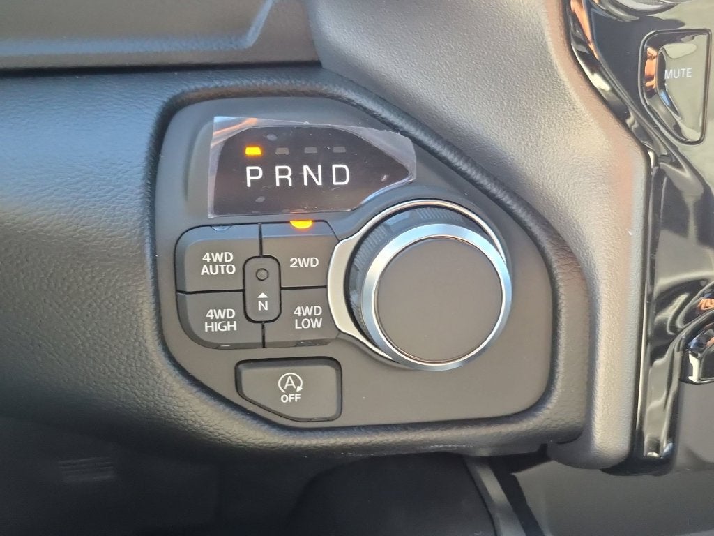 2027 RAM 1500 Big Horn/Lone Star