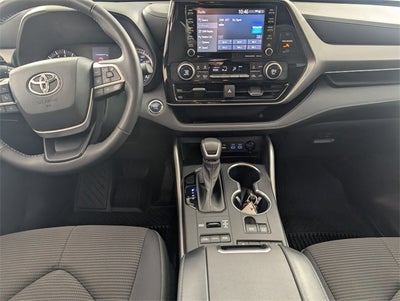 2022 Toyota Highlander LE