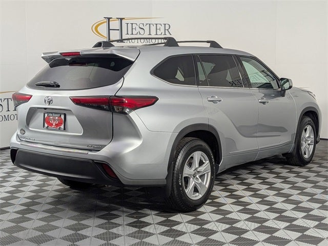 2022 Toyota Highlander LE