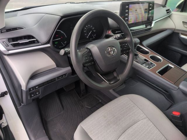 2024 Toyota Sienna LE 8 Passenger