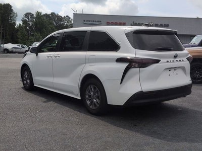 2024 Toyota Sienna LE 8 Passenger