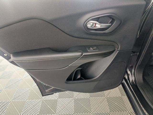 2016 Jeep Cherokee Altitude