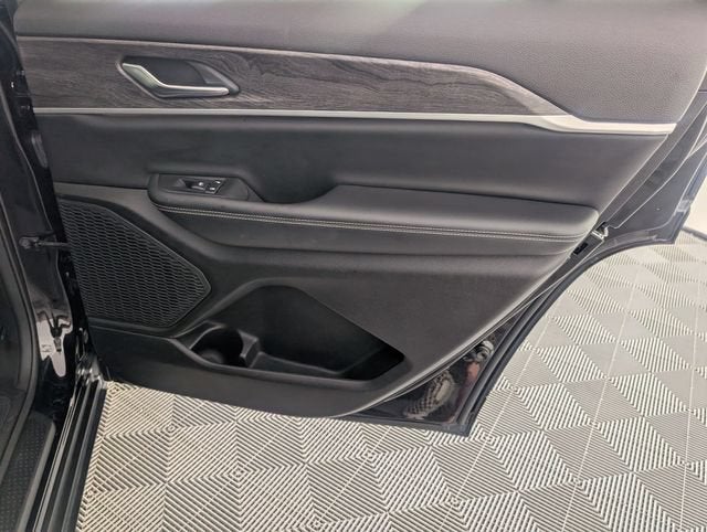 2023 Jeep Grand Cherokee L Limited 4x2