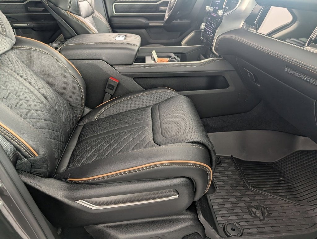 2026 RAM 1500 Tungsten Crew Cab 4x4 5'7" Box