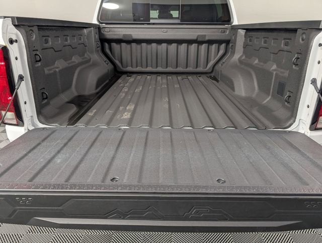 2024 Chevrolet Colorado WT