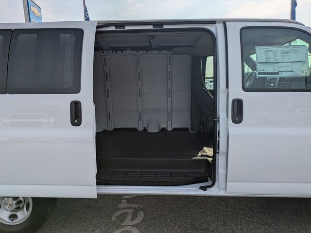 2026 Chevrolet Express Cargo 1WT