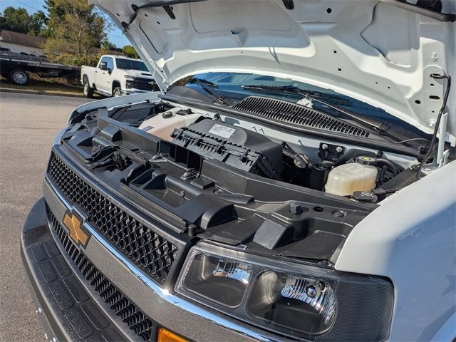 2024 Chevrolet Express Cargo 2500 WT