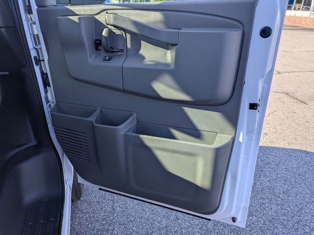 2026 Chevrolet Express Cargo 1WT