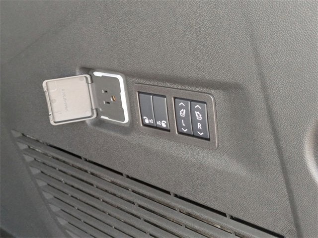 2025 Chevrolet Suburban RST