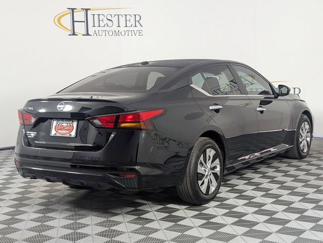 2025 Nissan Altima S FWD