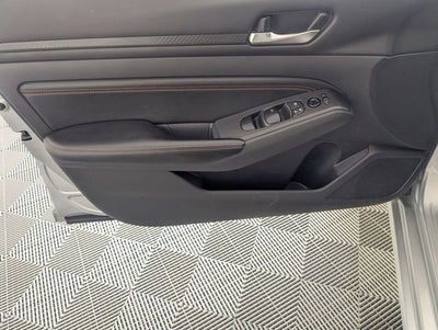 2022 Nissan Altima SR FWD