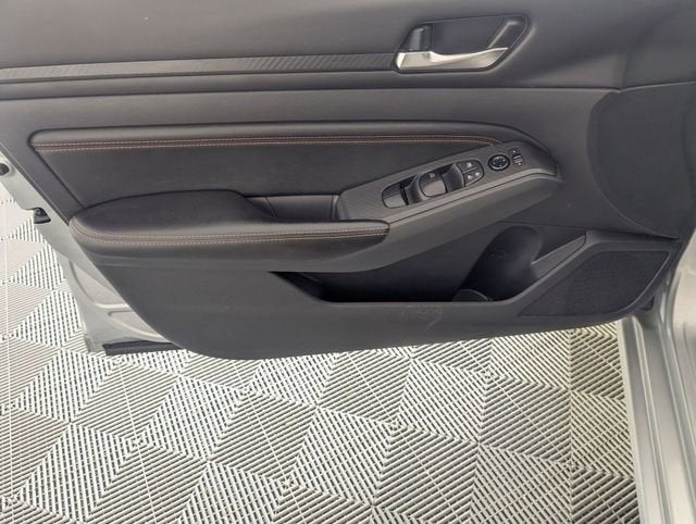 2022 Nissan Altima SR FWD