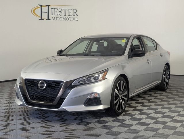 2022 Nissan Altima SR FWD