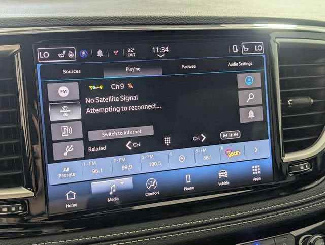 2025 Chrysler Pacifica Select